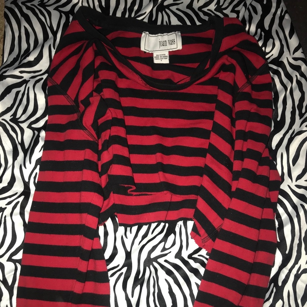Black and red crop top